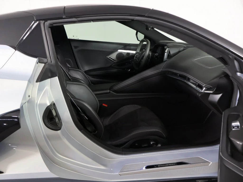 Used 2021 Silver Chevrolet Stingray image 34