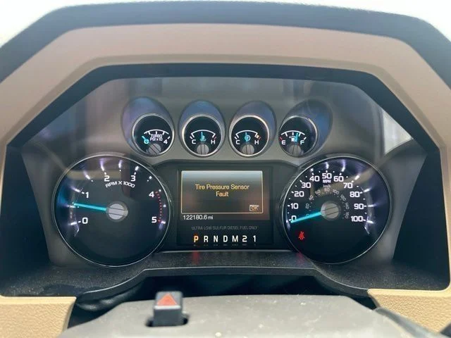 Used 2012 White Ford Lariat image 38