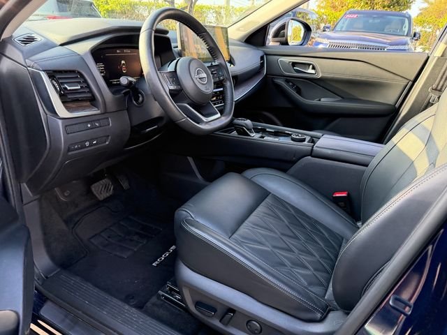 Used 2024 Blue Nissan Platinum image 11