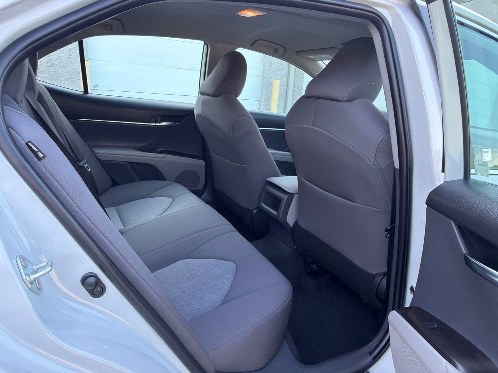 Used 2022 White Toyota LE image 22