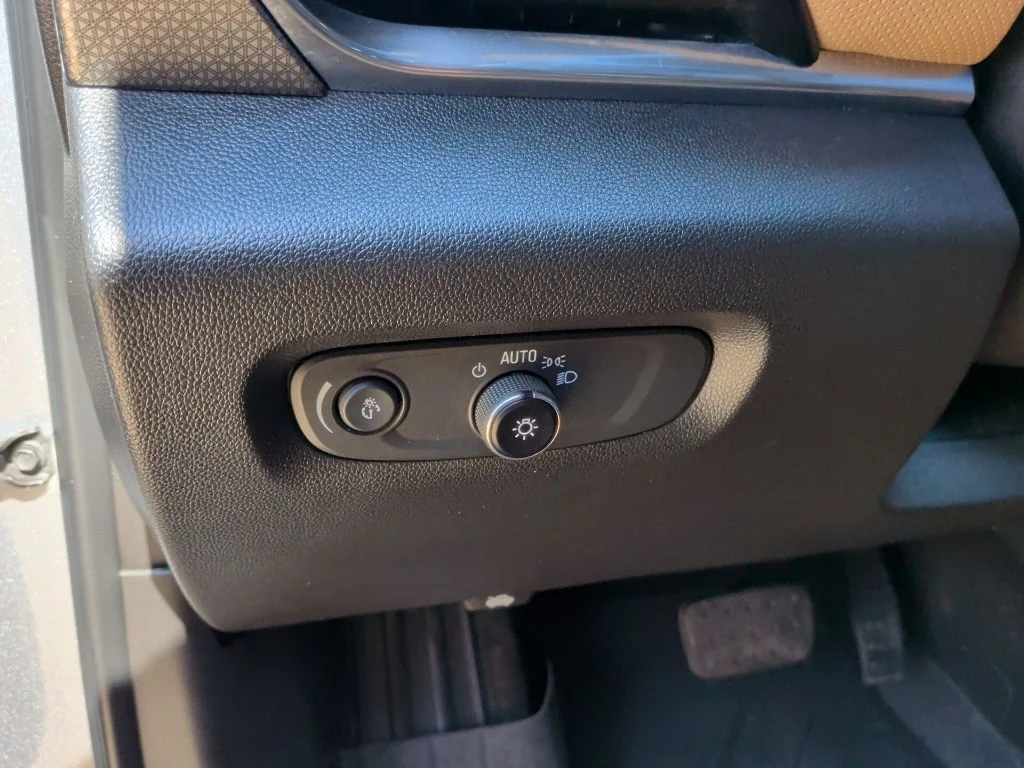 Used 2023 Gray Chevrolet Premier image 15