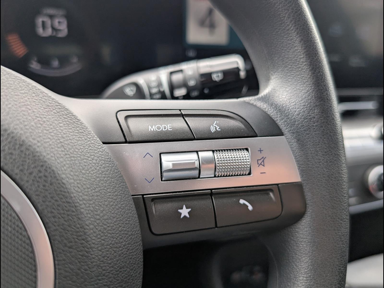 2024 Hyundai Kona SE - Photo 22