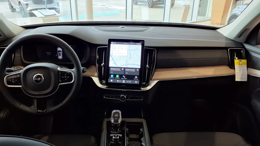 2026 Volvo XC90 Plus - Photo 23