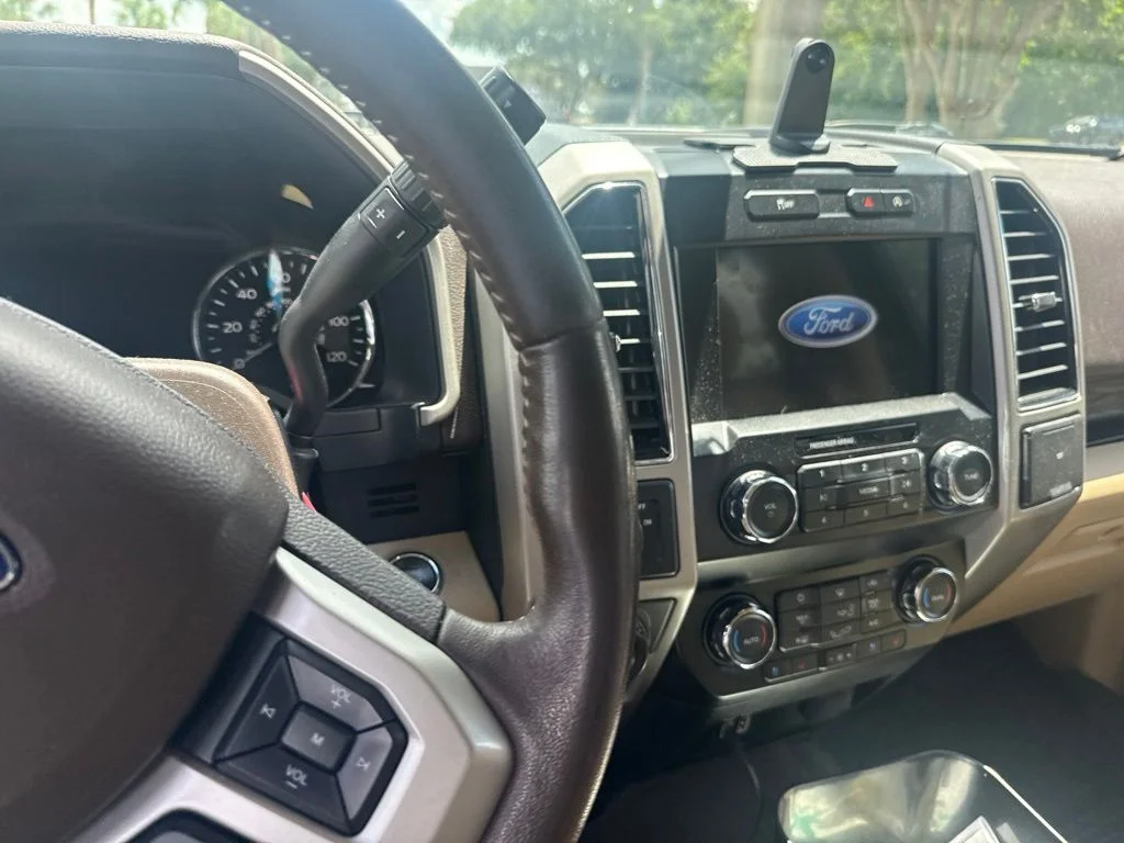 Used 2019 Blue Ford Lariat image 8