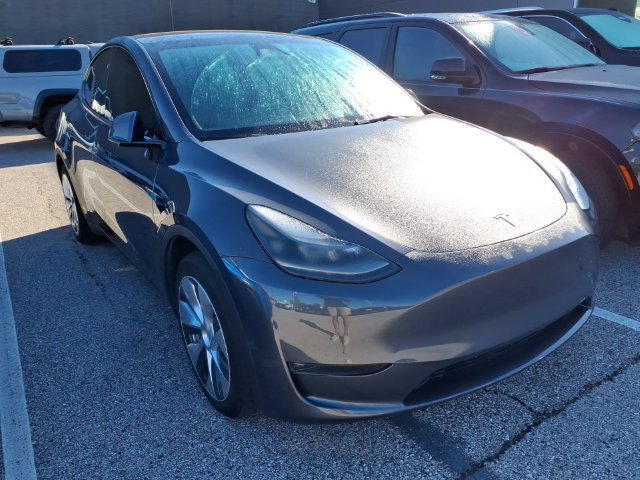 Used 2023  Tesla Long Range image 2