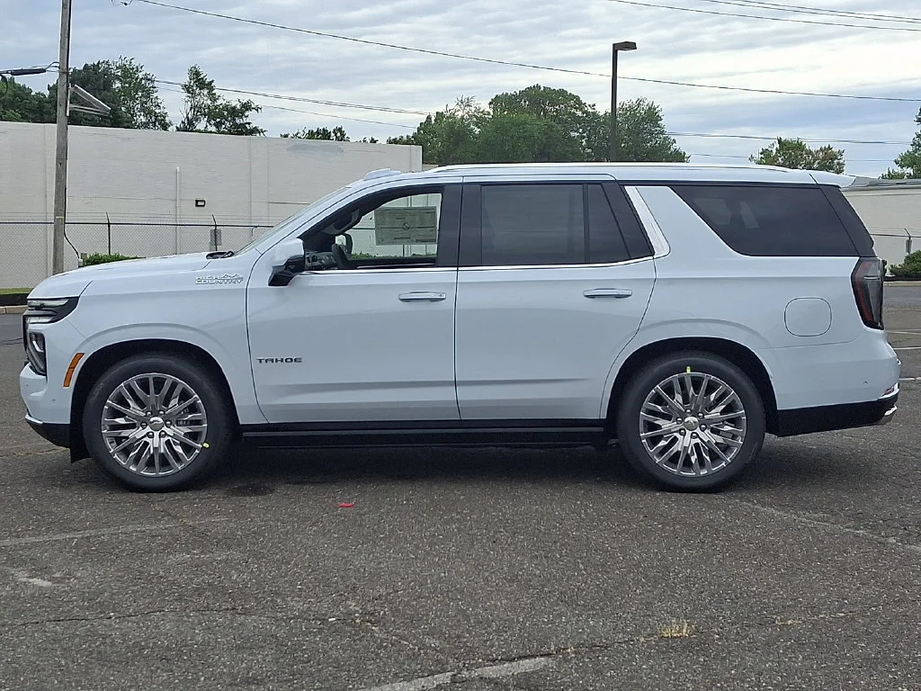 New 2026 Polar White Tricoat Chevrolet High Country image 5