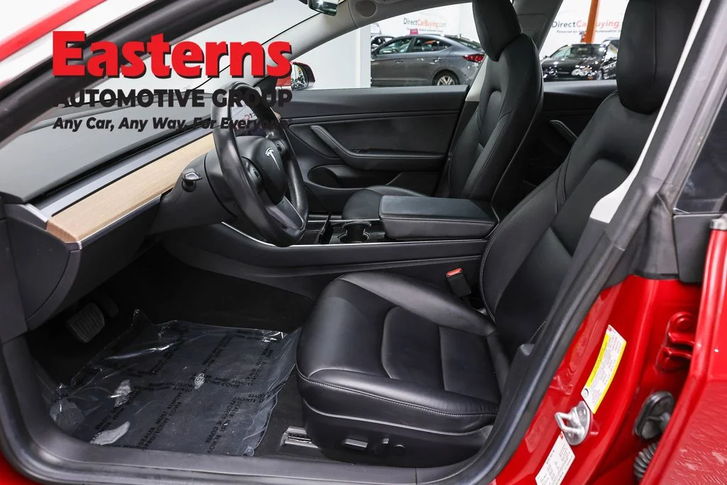 Used 2018 Red Tesla Long Range image 14
