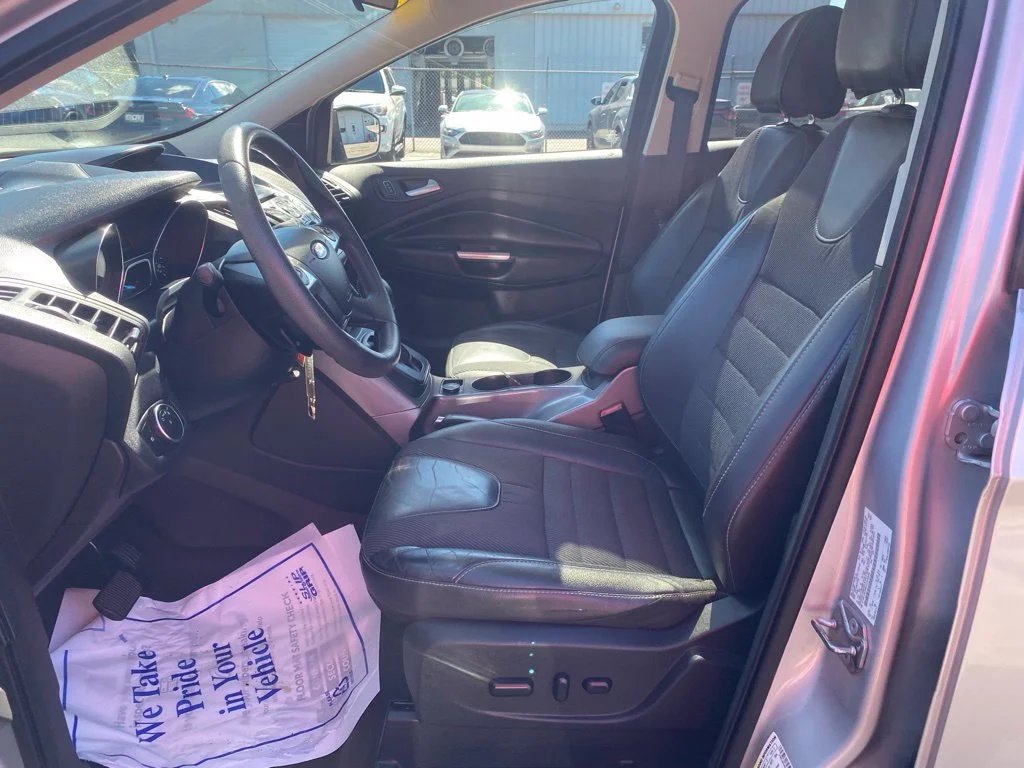 Used 2016 Silver Ford SE image 5