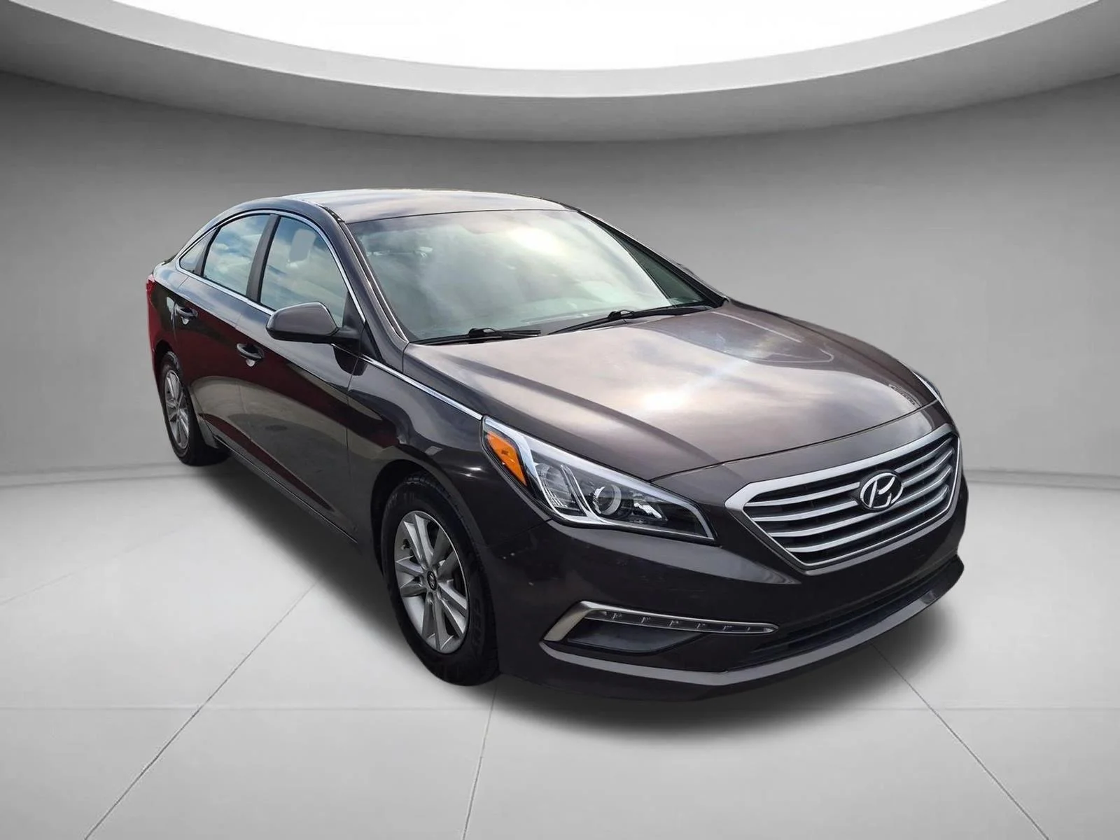 Used 2015 Dark Truffle Hyundai 2.4L SE image 5