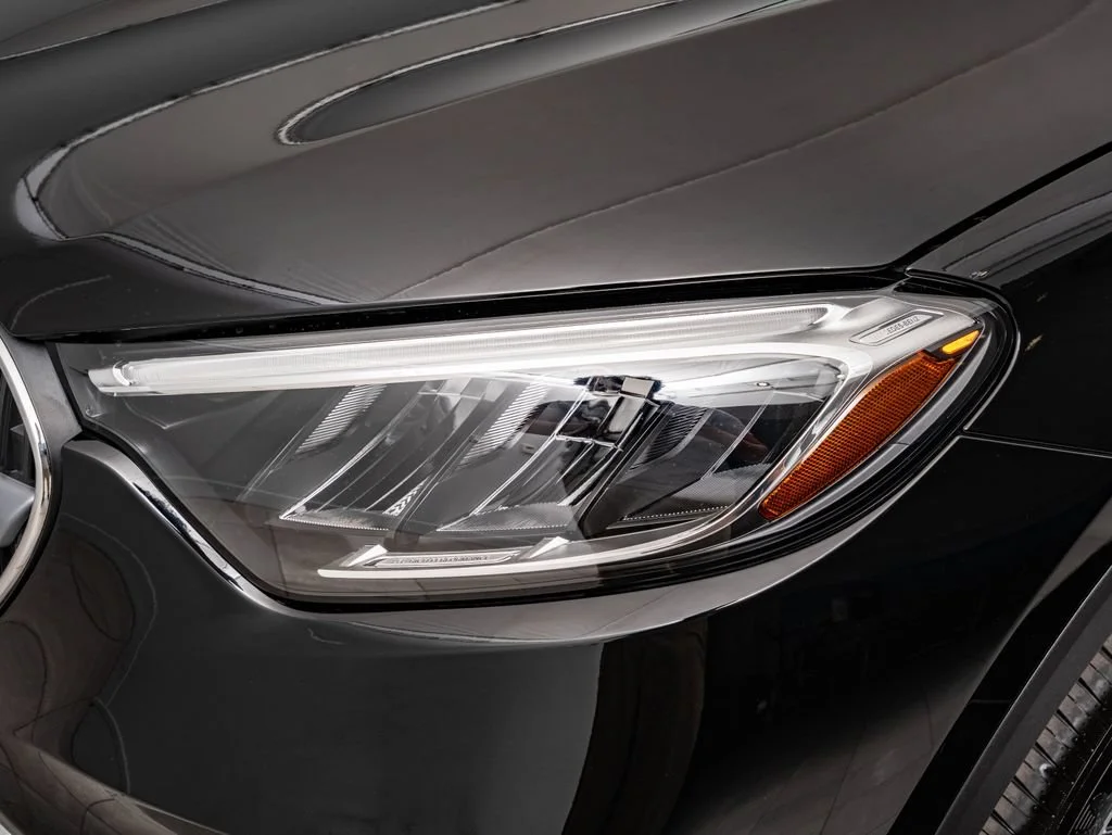 New 2026 Black Mercedes-Benz GLC 300 image 15