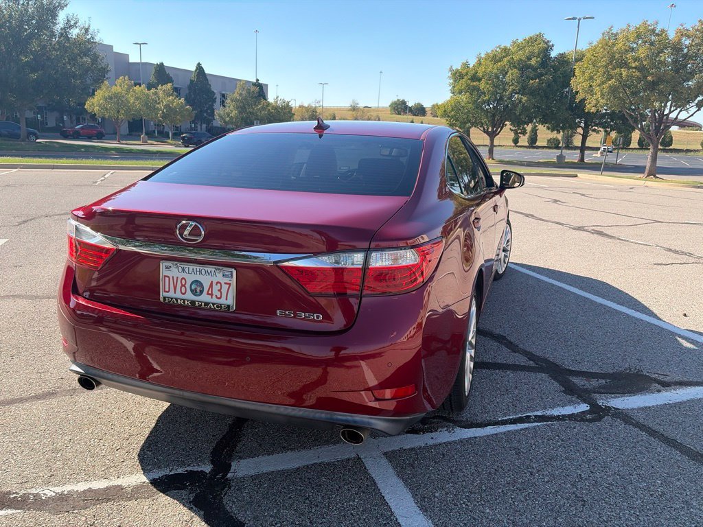 Used 2013  Lexus 350 image 26