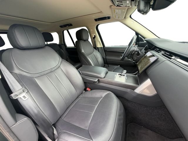Used 2024  Land Rover SE image 16