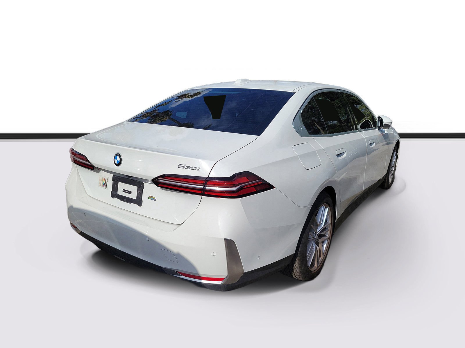 Used 2024 Mineral White Metallic BMW 530i image 4
