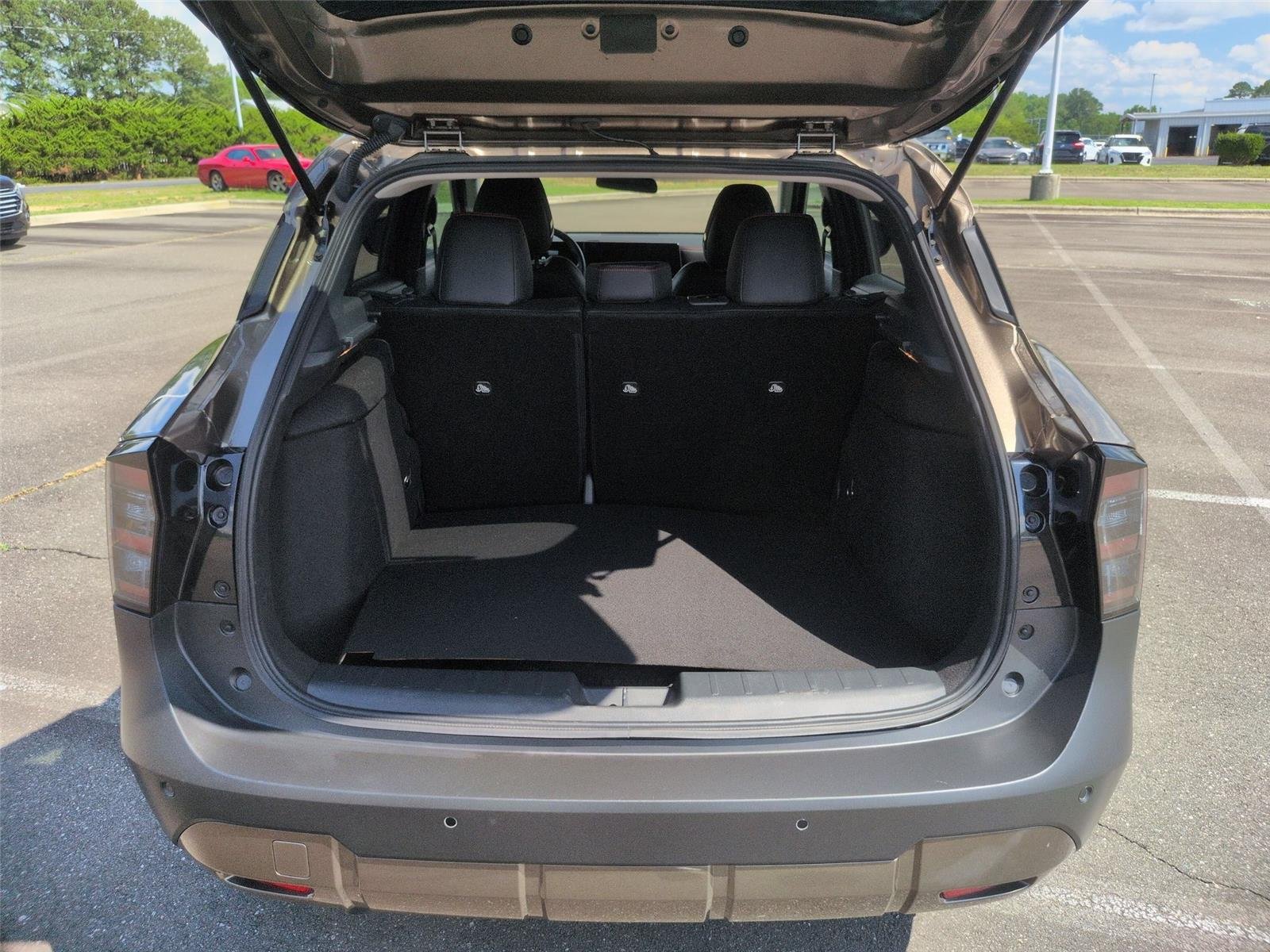 Used 2025 Canyon Bronze Metallic Nissan SR image 35