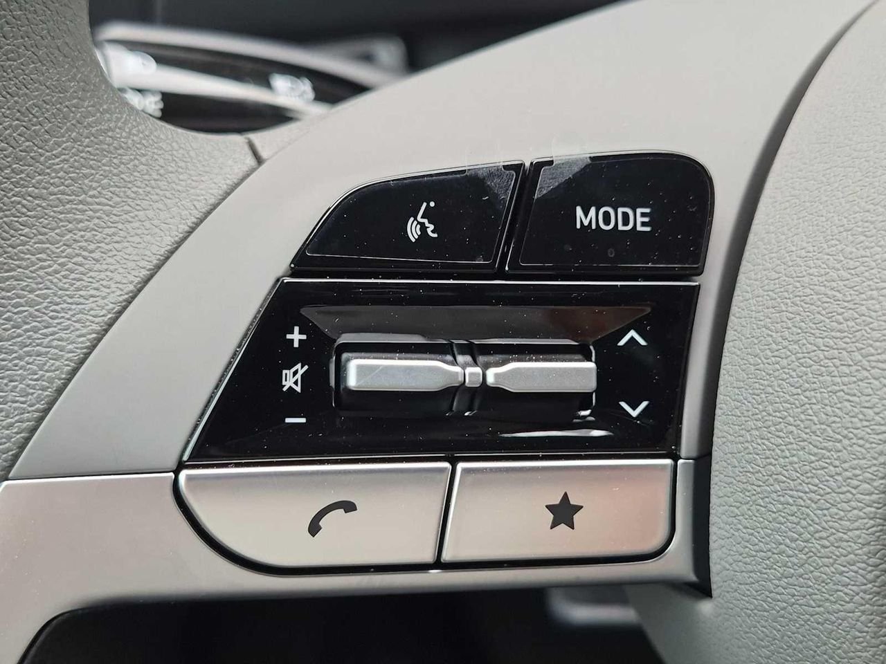 New 2026 Serenity White Hyundai SE image 22
