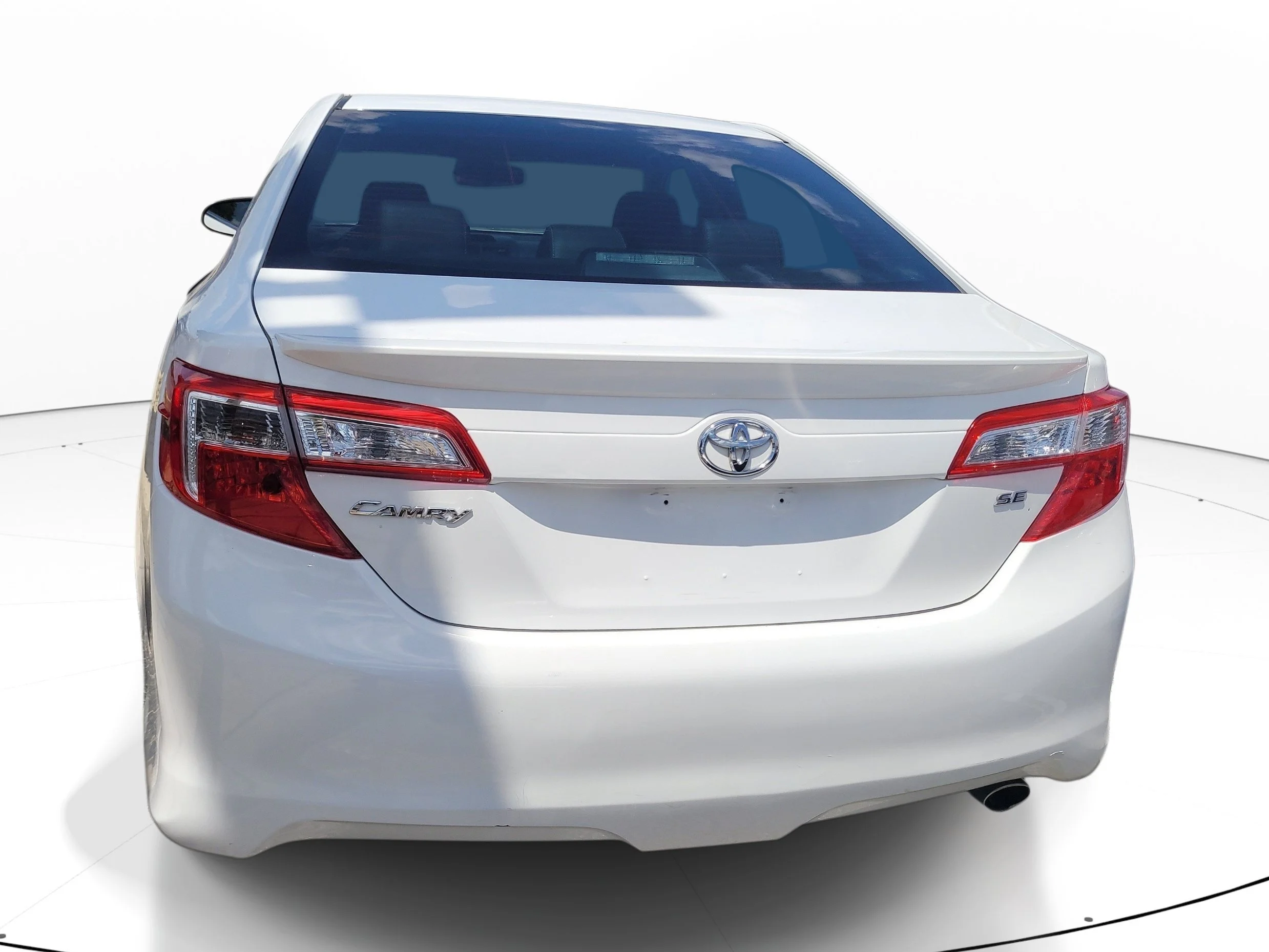 Used 2013 Super White Toyota SE image 5