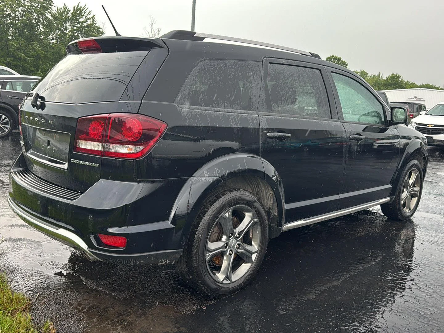 Used 2017 Pitch Black Clearcoat Dodge Crossroad Plus image 4