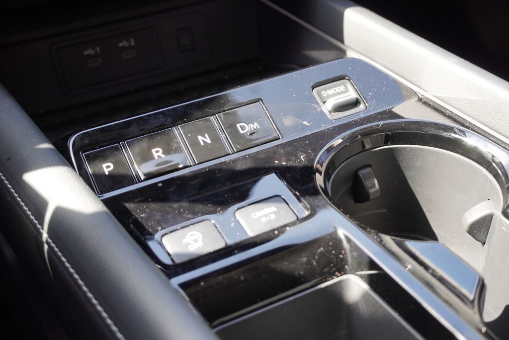 Used 2025 Black Nissan Platinum image 28