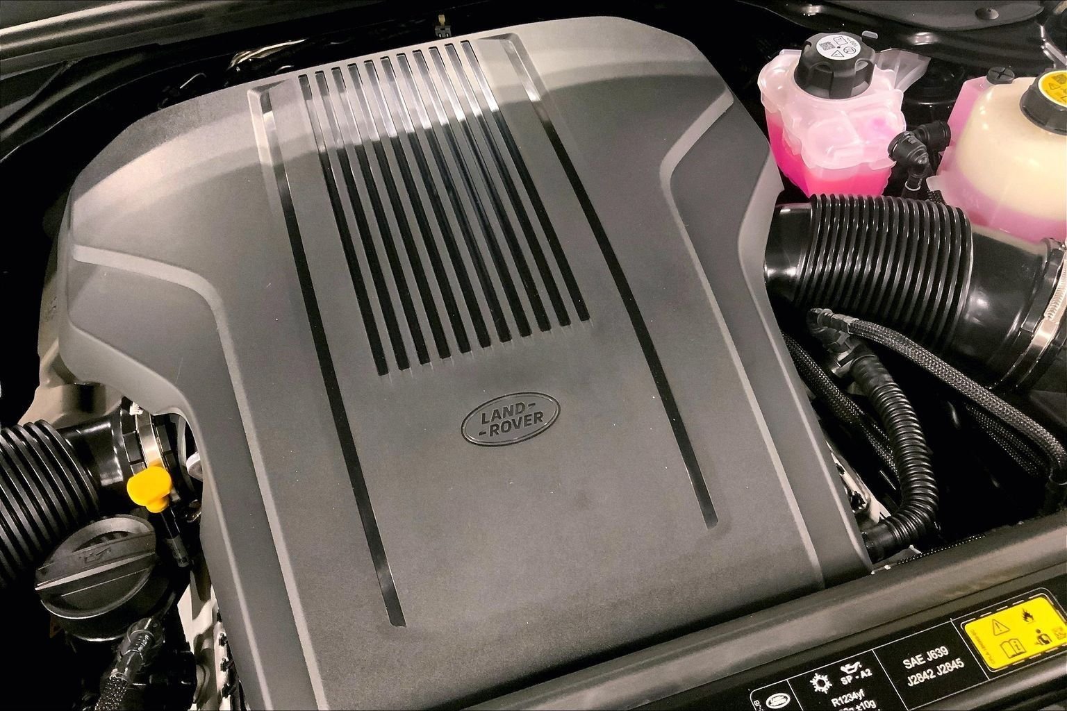 New 2026 Santorini Black LAND ROVER SE image 17