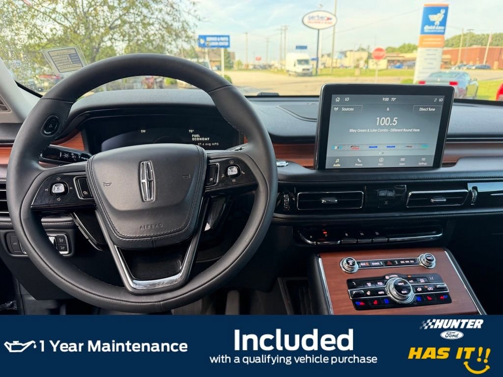 Used 2020 Black Metallic Lincoln Reserve image 8