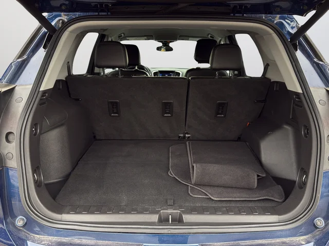 Used 2022 Blue GMC SLT image 9