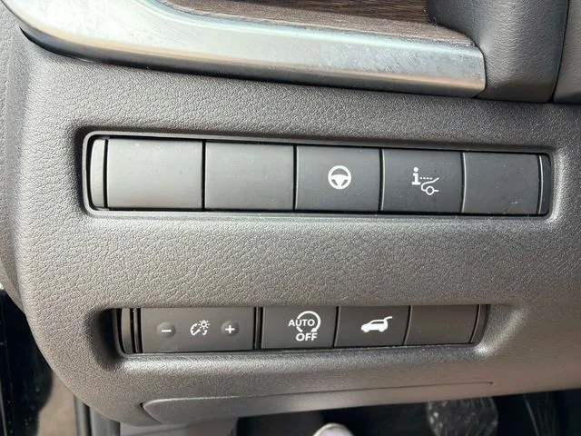 Used 2026 Black Nissan Platinum image 28