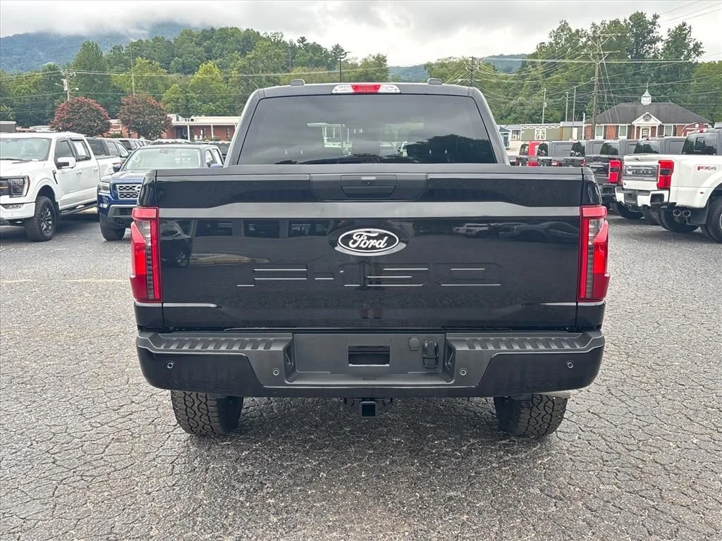 New 2026 Agate Black Metallic Ford XLT image 6
