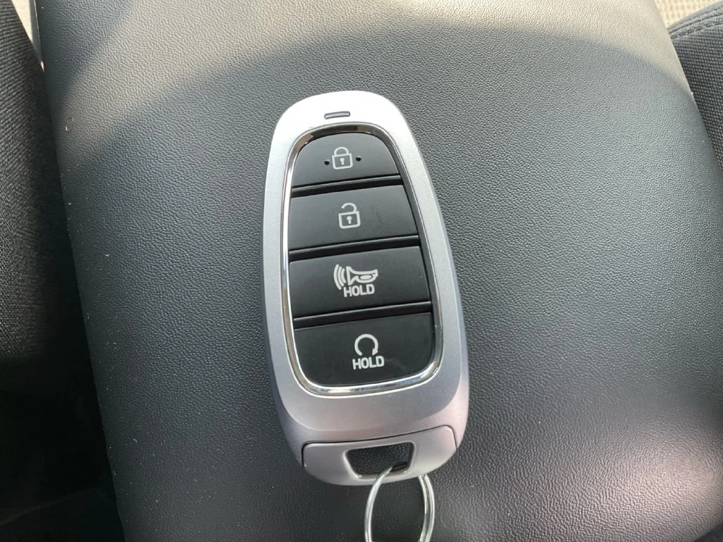 Used 2022 Gray Hyundai SEL image 32