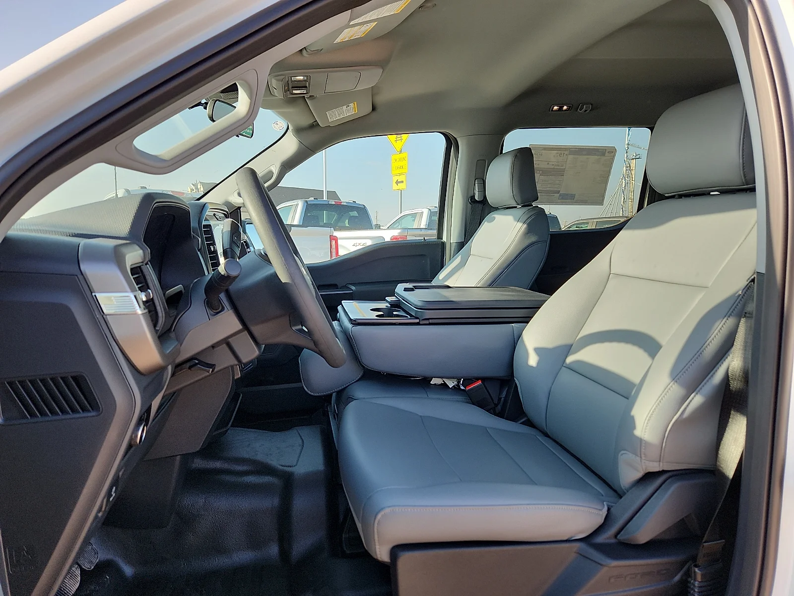 New 2026 Oxford White Ford XL image 17
