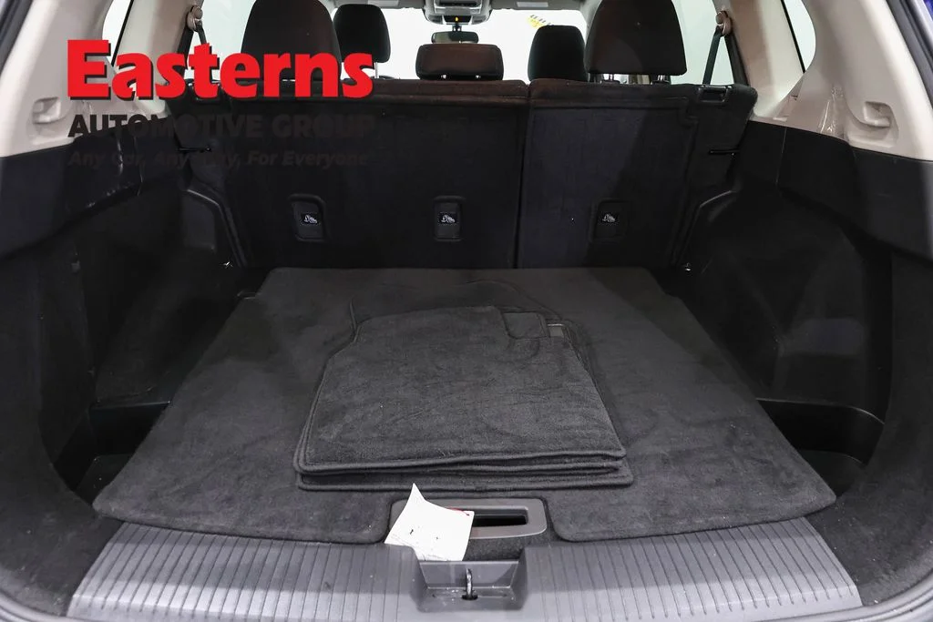 Used 2023 Blue Nissan S image 9