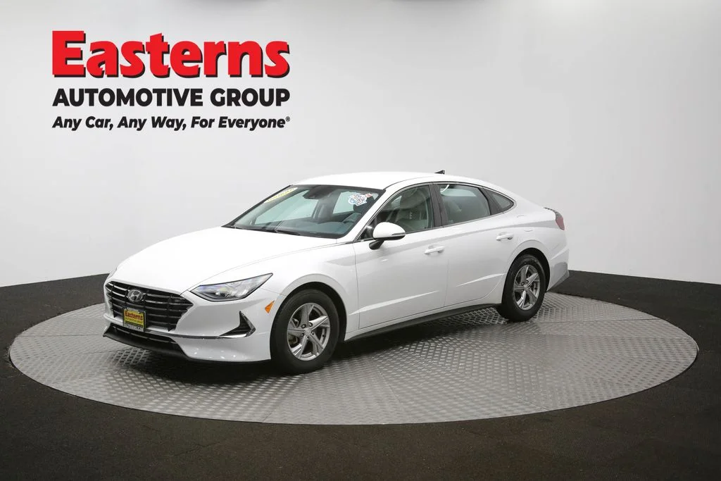 Used 2022 White Hyundai SE image 52