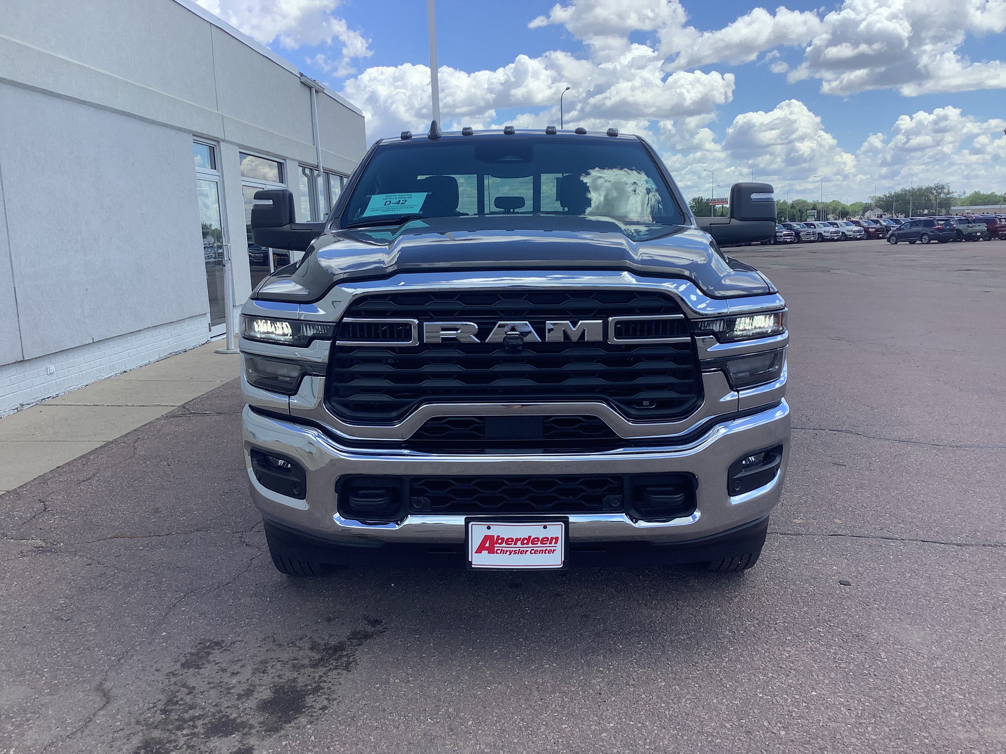 New 2026 Granite Crystal Metallic Clear-Coat Exterior Paint RAM Tradesman image 3