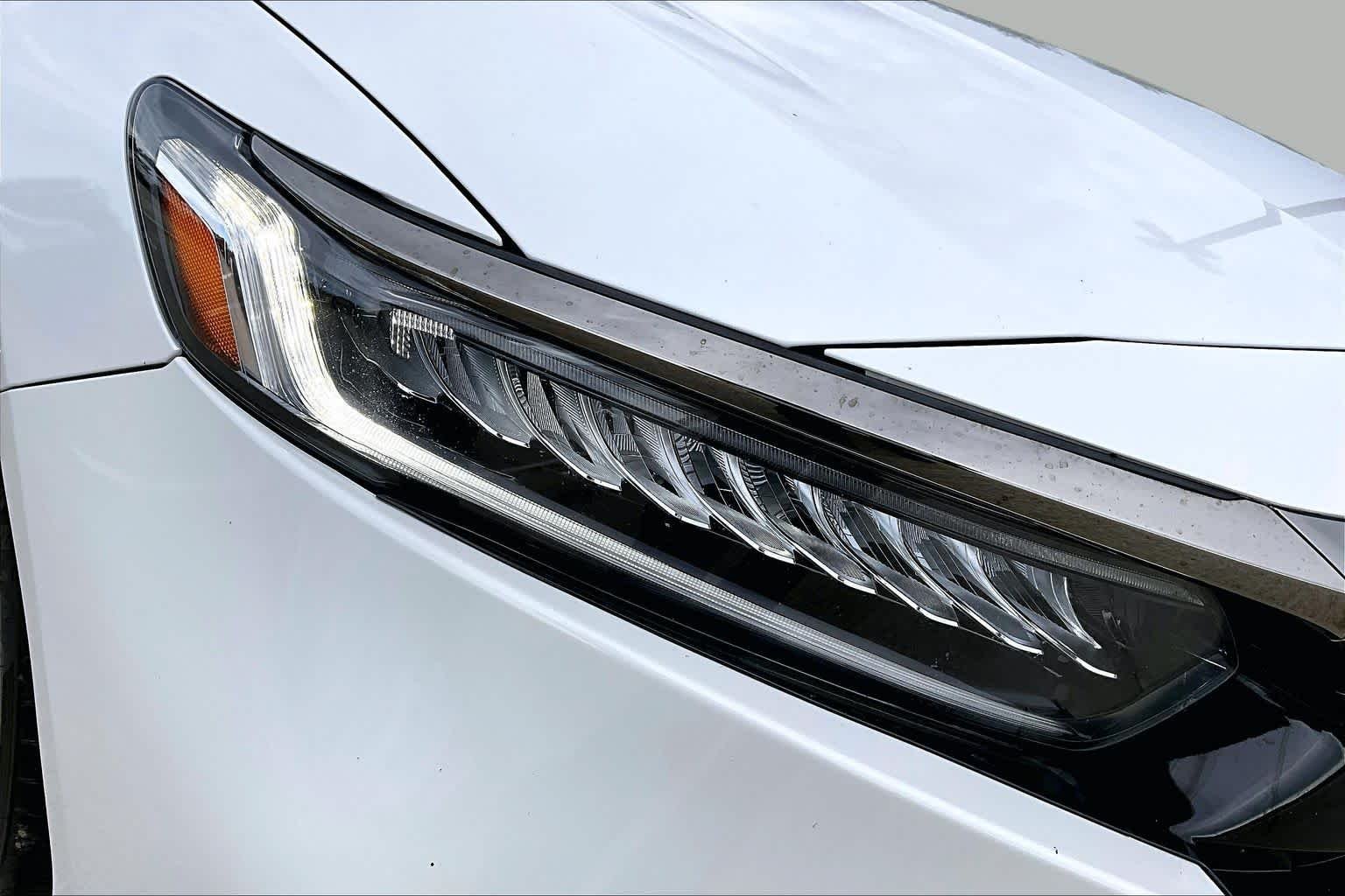 Used 2022 Platinum White Pearl Honda Sport image 25