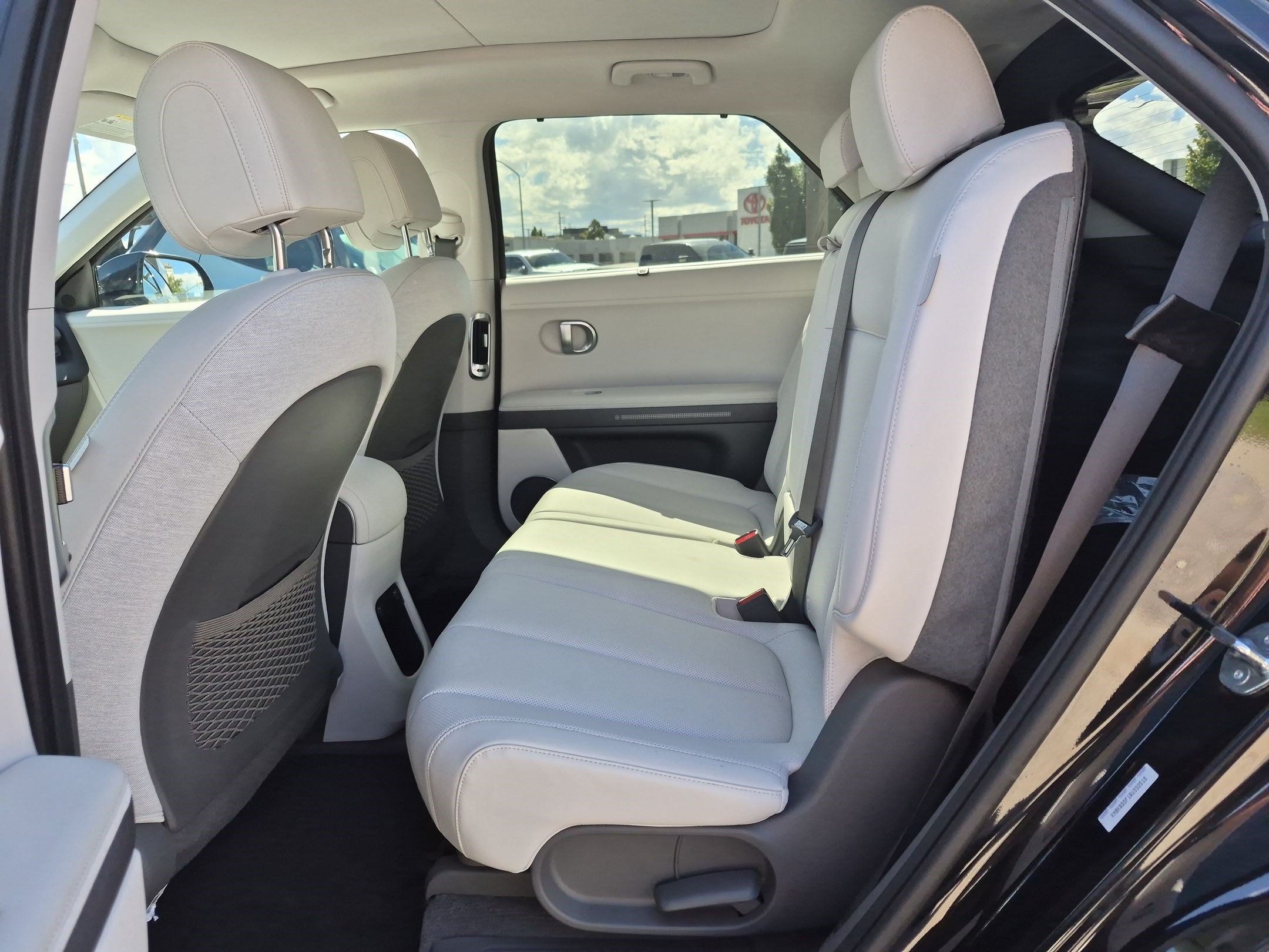 Certified Used 2024 Abyss Black Hyundai Limited image 27