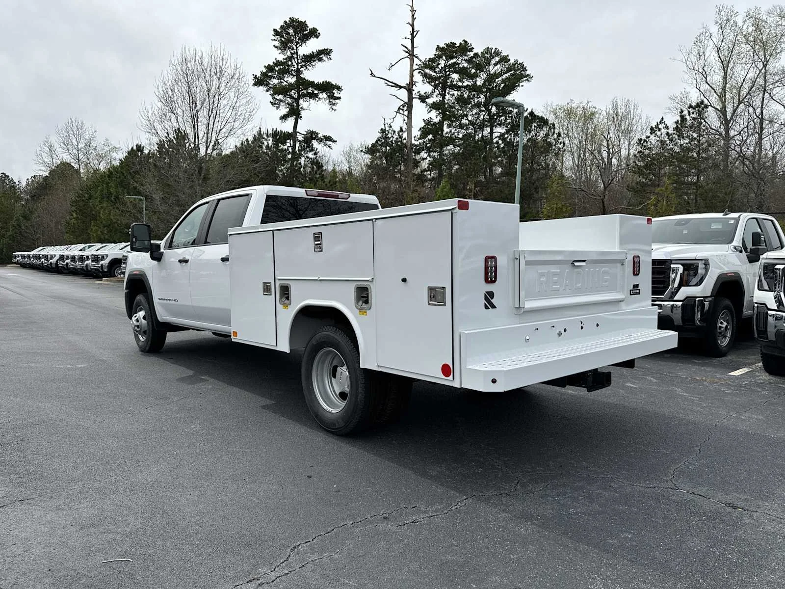 New 2025 Summit White GMC Pro image 5