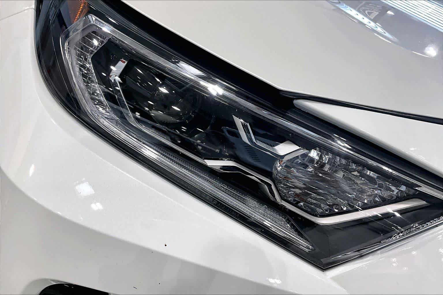Used 2021 Blizzard Pearl/Midnight Black Metallic Toyota Hybrid XSE image 24