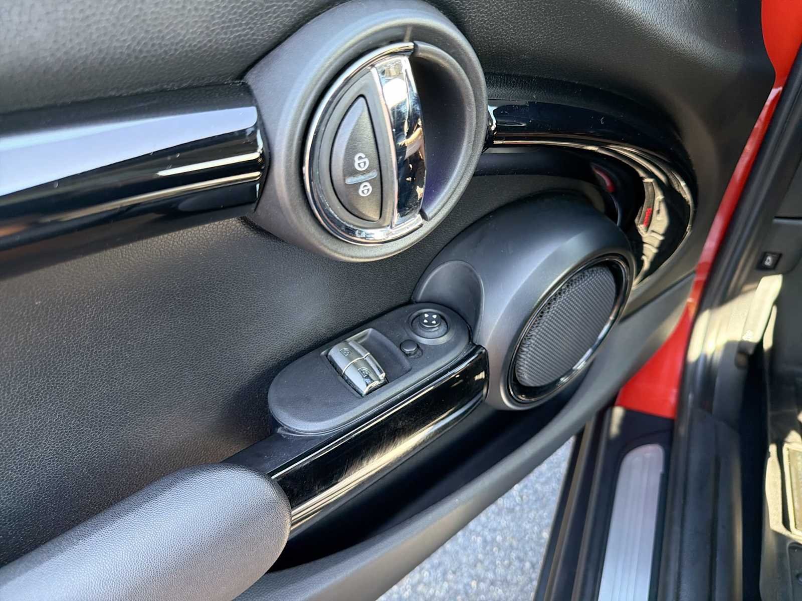 Used 2019 Solaris Orange Metallic MINI Cooper image 20