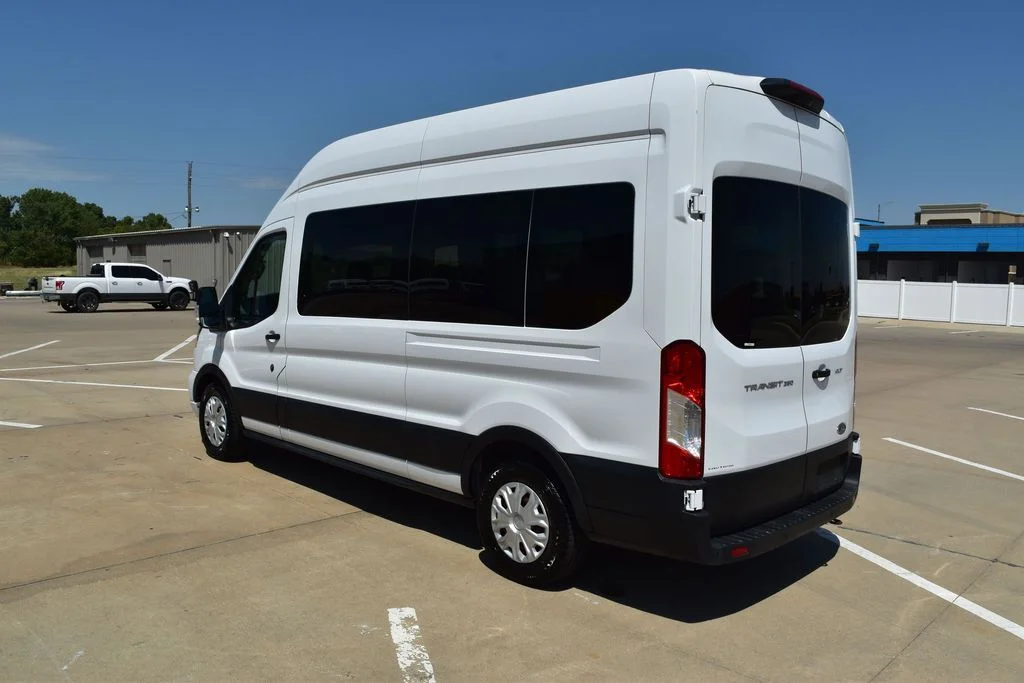 Used 2023 Oxford White Ford XLT image 25