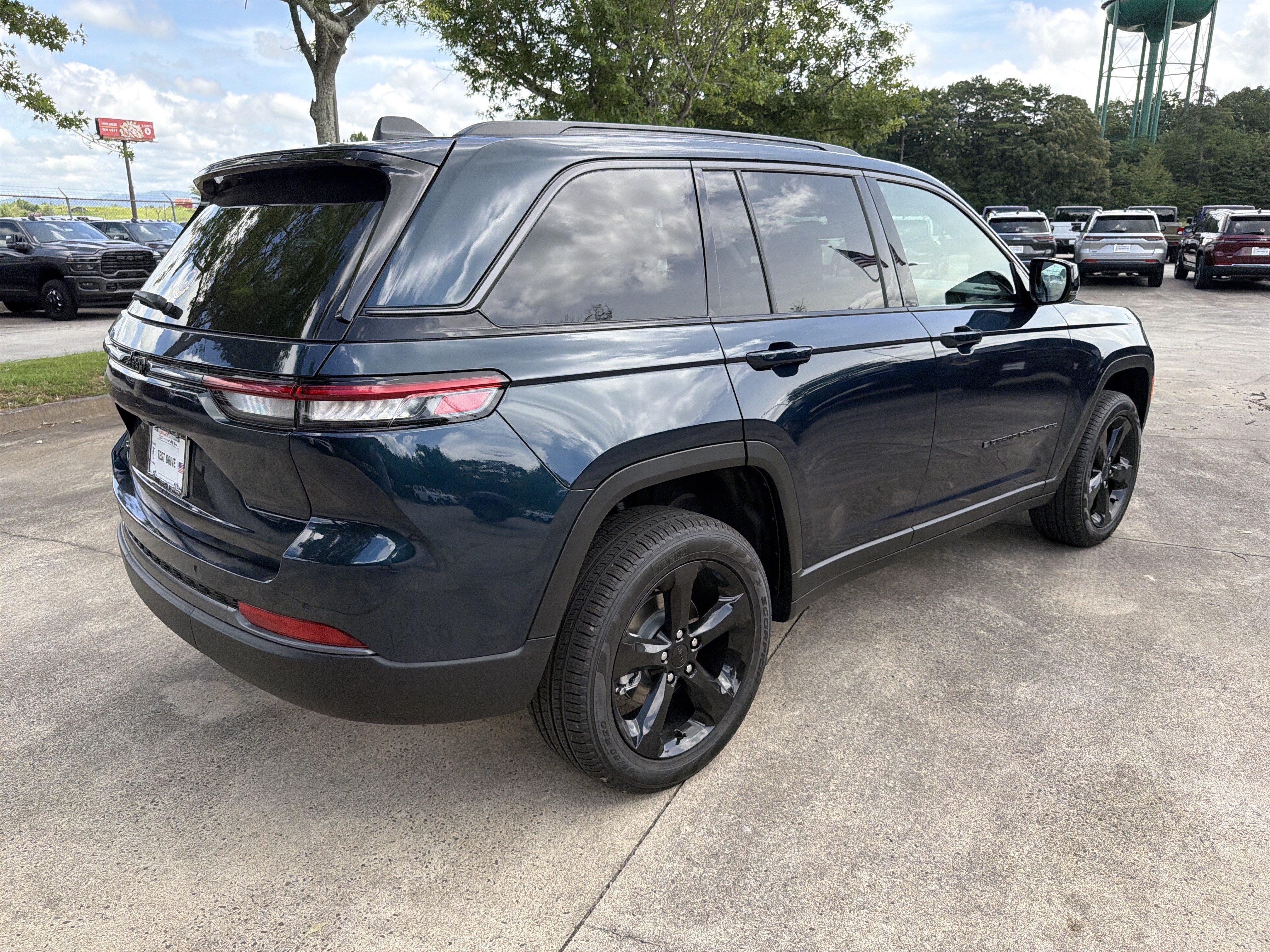 New 2026 Fathom Blue Pearlcoat Jeep Limited image 7