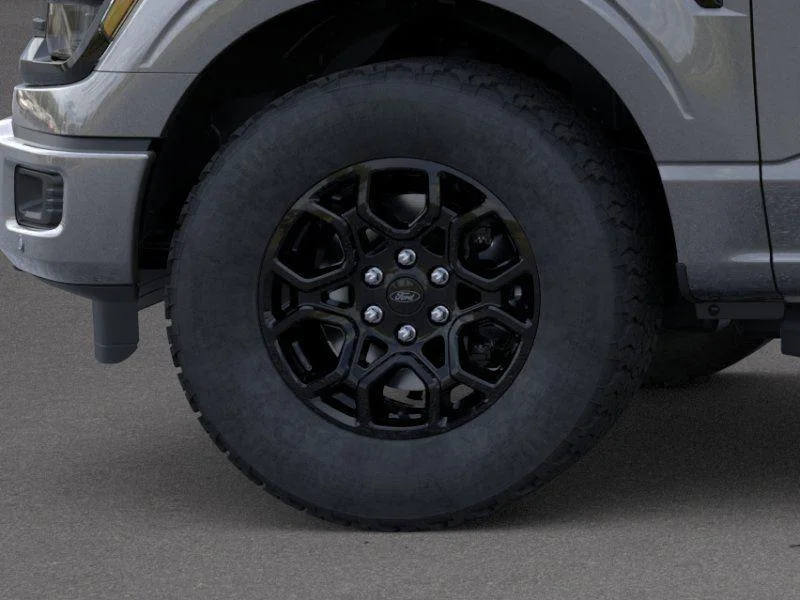 New 2026 Carbonized Gray Metallic Ford XLT image 19
