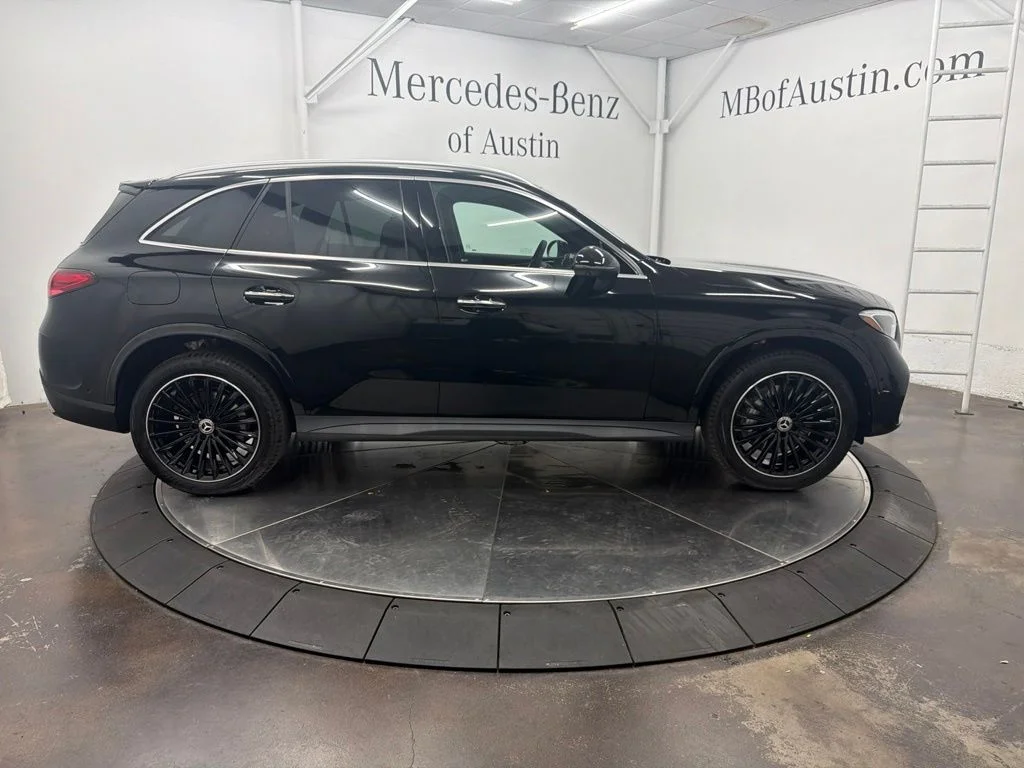 New 2027 Black Mercedes-Benz GLC 300 image 8
