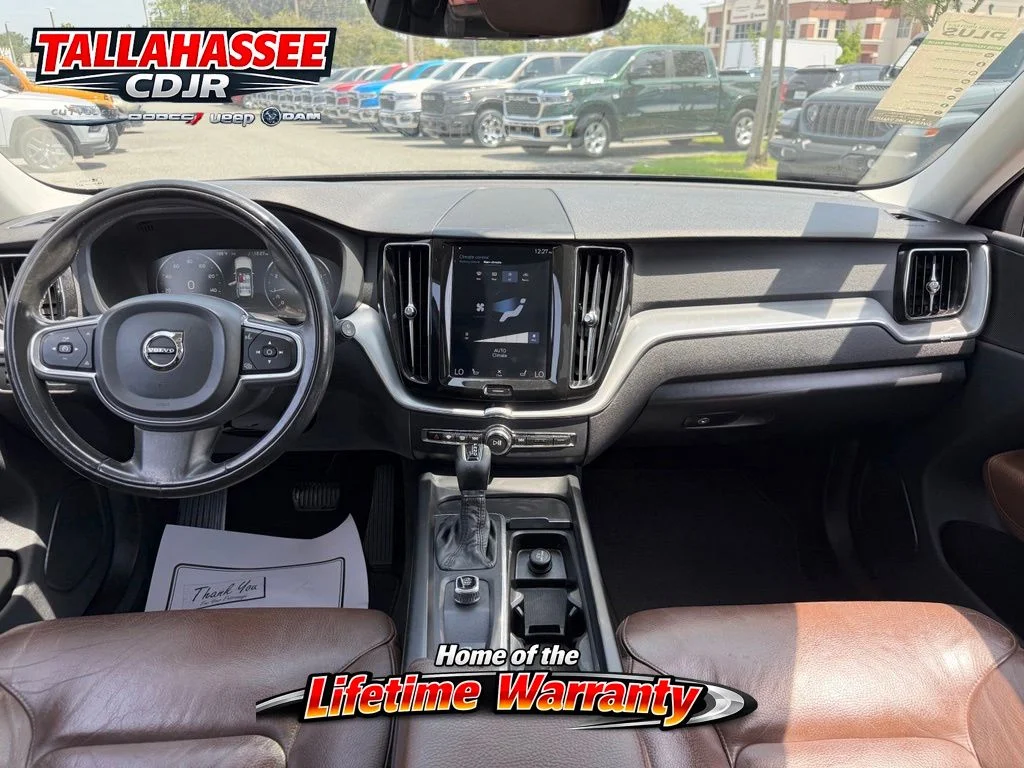 Used 2018 Gray Metallic Volvo T5 Momentum image 30