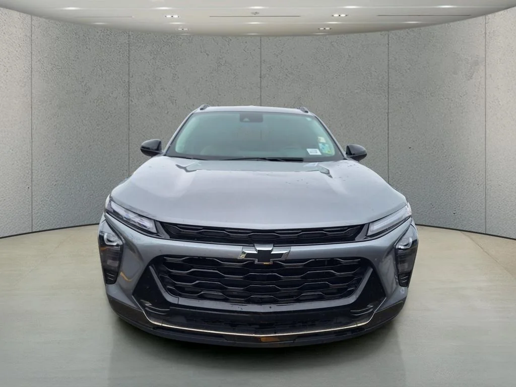 Used 2024 Gray Chevrolet ACTIV image 8