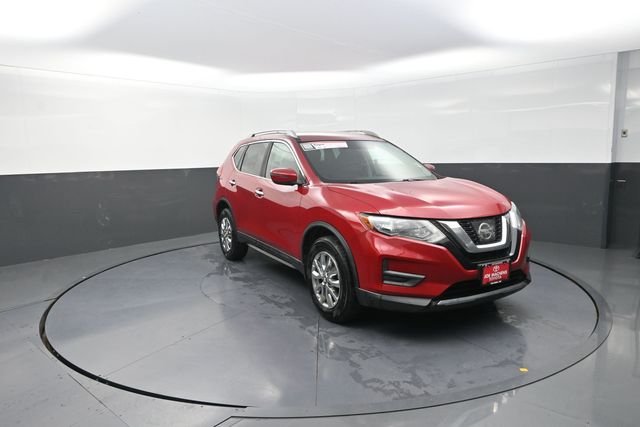 Used 2017 Red Nissan SV image 27