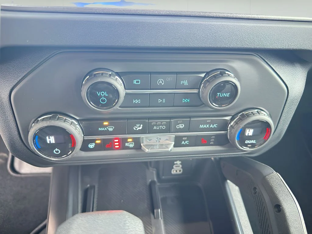 New 2026 Velocity Blue Metallic Ford Badlands image 20