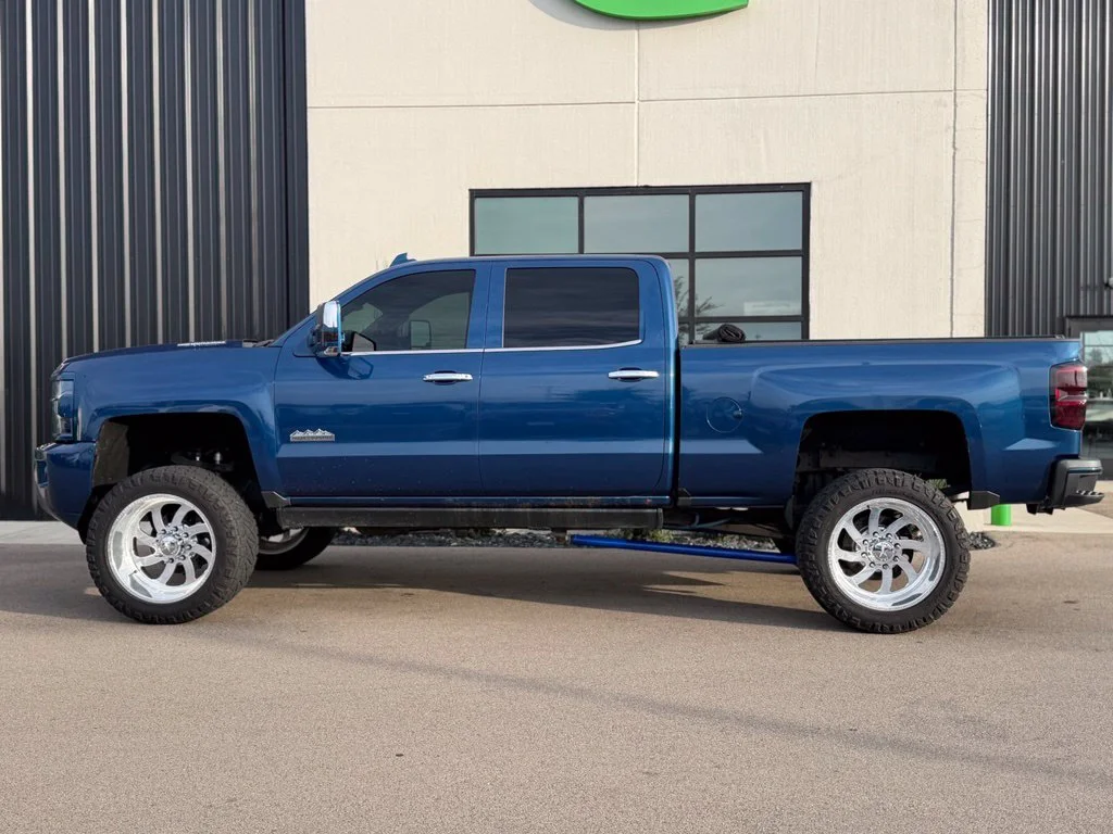 Used 2015 Blue Chevrolet High Country image 2