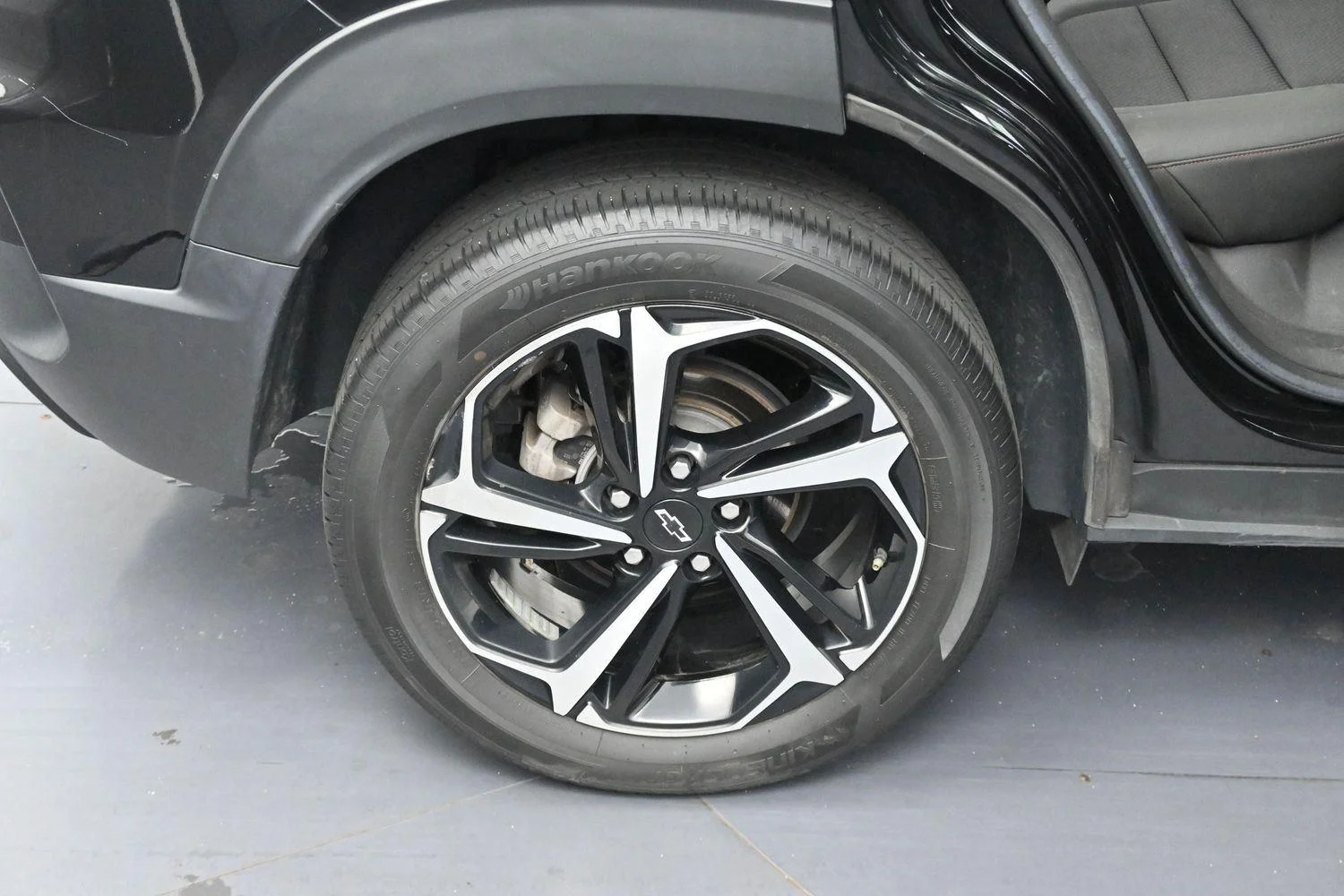 Used 2022 Mosaic Black Metallic Chevrolet RS image 35