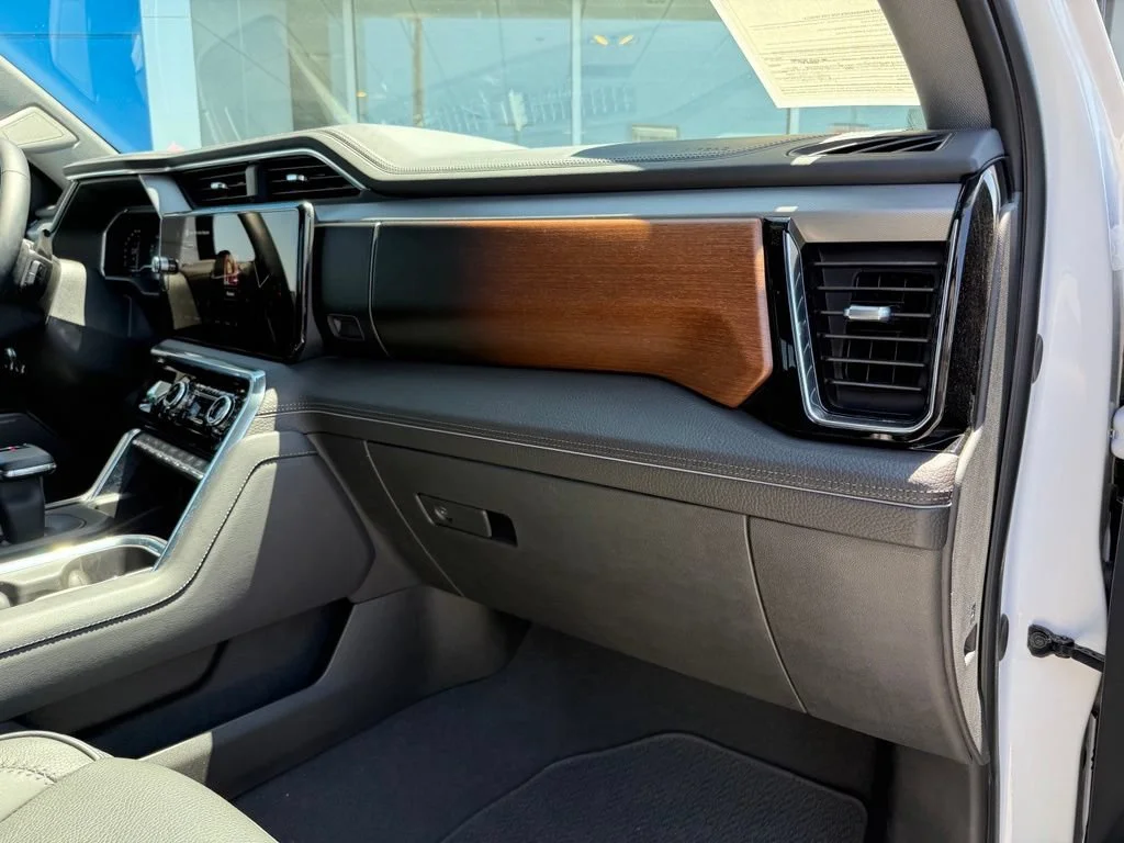 Used 2024 White Frost Tricoat GMC Denali image 16