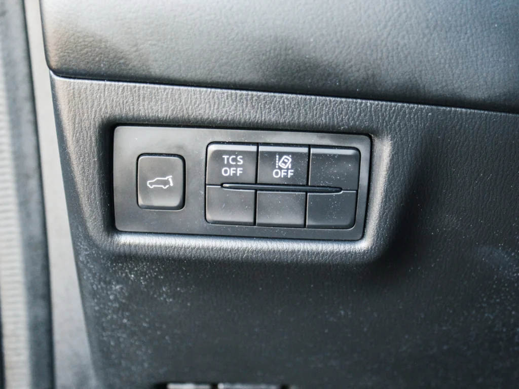 Used 2018 Eternal Blue Mica Mazda Grand Touring image 13