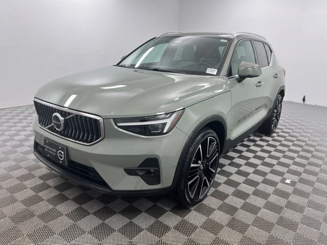 Used 2023 Green Volvo Ultimate image 2